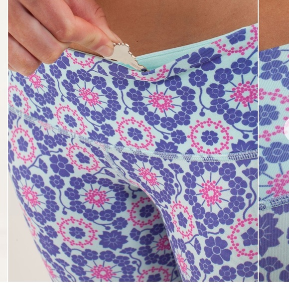 Lululemon Wunder Under Crop leggings in Twiggy Printed Power Purple / Aquamarine - Picture 11 of 13